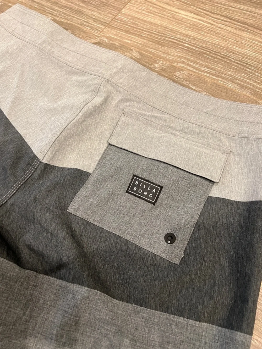 Billabong Men's Gray & Black Colorblock Board Shorts